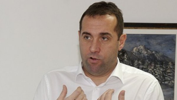 РЕКОРДАН БУЏЕТ ЗА ШКОЛЕ И ВРТИЋЕ: Славко Гак, градски секретар за образовање и дечју заштиту РЕКОРДАН БУЏЕТ ЗА ШКОЛЕ И ВРТИЋЕ: Славко Гак, градски секретар за образовање и дечју заштиту