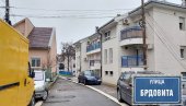 НЕ МОГУ ДА УЂУ У ПРОСТОРИЈУ СА ИНСТАЛАЦИЈАМА: Муке житеља зграде на Чукарици- воде се на једну улицу, а улаз им у другој