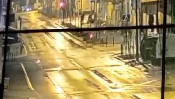 ТУЧА У НОВОМ САДУ: Вође новосадске блокаде се потукли међусобно (ВИДЕО) ТУЧА У НОВОМ САДУ: Вође новосадске блокаде се потукли међусобно (ВИДЕО)