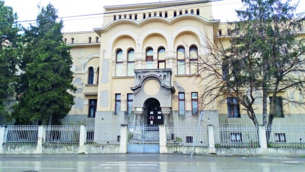 ЗГРАДА КОМАНДЕ ПОНОВО ЦРКВЕНА: Војска Србије враћа некадашњи епархијски двор, а СПЦ војсци препушта 360 хектара шуме ЗГРАДА КОМАНДЕ ПОНОВО ЦРКВЕНА: Војска Србије враћа некадашњи епархијски двор, а СПЦ војсци препушта 360 хектара шуме