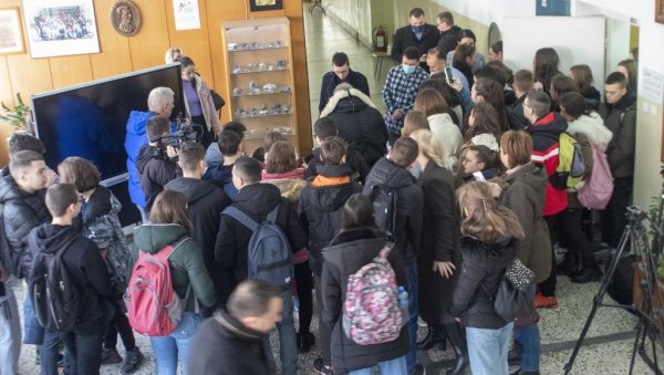 ТАЛЕНТИ НА ДОПУНСКОЈ НАСТАВИ: Зимска школа физике у Требињу окупила ученике из Српске и Србије ТАЛЕНТИ НА ДОПУНСКОЈ НАСТАВИ: Зимска школа физике у Требињу окупила ученике из Српске и Србије