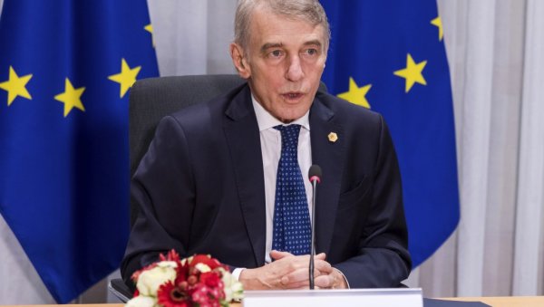 ЕВРОПСКИ ПАРЛАМЕНТ ОДАО ПОЧАСТ САСОЛИЈУ: Церемонији присуствовала и породица ЕВРОПСКИ ПАРЛАМЕНТ ОДАО ПОЧАСТ САСОЛИЈУ: Церемонији присуствовала и породица