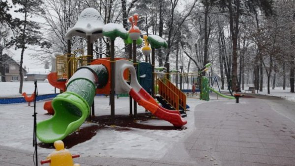 ИЗГРАДЊА 13 ДЕЧЈИХ ИГРАЛИШТА: План и програм спортског центра Младост” у Чачку ИЗГРАДЊА 13 ДЕЧЈИХ ИГРАЛИШТА: План и програм спортског центра Младост” у Чачку
