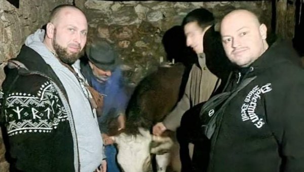СРЦЕ ТРАЖИ ДА ПОМАЖЕМО СРБИМА НА КиМ: И ове године хуманитарци из Чешке, са пријатељима из Централне Србије, обрадовали наш народ СРЦЕ ТРАЖИ ДА ПОМАЖЕМО СРБИМА НА КиМ: И ове године хуманитарци из Чешке, са пријатељима из Централне Србије, обрадовали наш народ