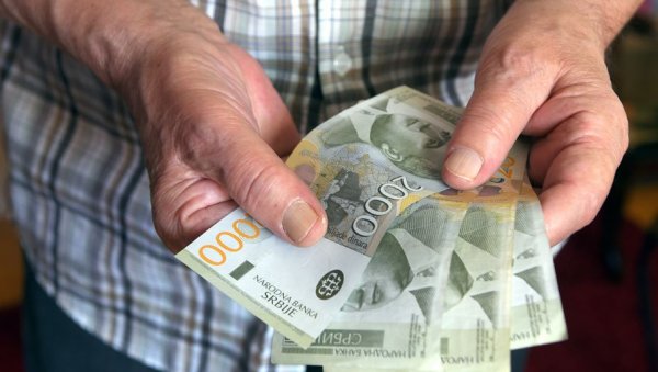 ДОБРО ОБРАТИТЕ ПАЖЊУ НА ОВЕ ДАТУМЕ: ПИО Фонд објавио када је исплата пензија за септембар ДОБРО ОБРАТИТЕ ПАЖЊУ НА ОВЕ ДАТУМЕ: ПИО Фонд објавио када је исплата пензија за септембар