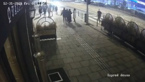 НОВИ СНИМАК МАТЕЈА ПЕРИША: Сплићанин трчи Карађорђевом улицом, делује као да га нико не јури НОВИ СНИМАК МАТЕЈА ПЕРИША: Сплићанин трчи Карађорђевом улицом, делује као да га нико не јури