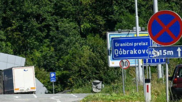 ПРЕКО ГРАНИЦЕ И НА ТРЕНИНГ УЗ КОВИД-ПОТВРДУ: Министарство донело нове епидемијске мере, могуће одлагање почетка другог полугодишта ПРЕКО ГРАНИЦЕ И НА ТРЕНИНГ УЗ КОВИД-ПОТВРДУ: Министарство донело нове епидемијске мере, могуће одлагање почетка другог полугодишта