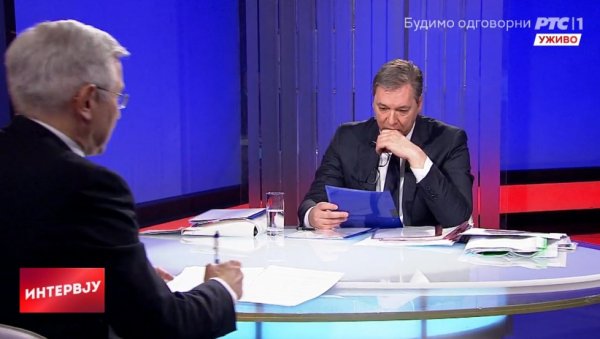 ВУЧИЋ О РЕФЕРЕНДУМУ: Гласаћу ДА, позивам све грађане да изађу и гласају ВУЧИЋ О РЕФЕРЕНДУМУ: Гласаћу ДА, позивам све грађане да изађу и гласају