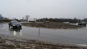 ПОВРЕЂЕНЕ ТРИ ОСОБЕ: Саобраћајни удес на кружном току код Леонија у Краљеву ПОВРЕЂЕНЕ ТРИ ОСОБЕ: Саобраћајни удес на кружном току код Леонија у Краљеву