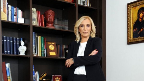 ДА НА РЕФЕРЕНДУМУ ЗА НЕЗАВИСНИЈЕ СУДСТВО: Ауторски текст Маје Поповић, министарке правде, за Новости ДА НА РЕФЕРЕНДУМУ ЗА НЕЗАВИСНИЈЕ СУДСТВО: Ауторски текст Маје Поповић, министарке правде, за Новости