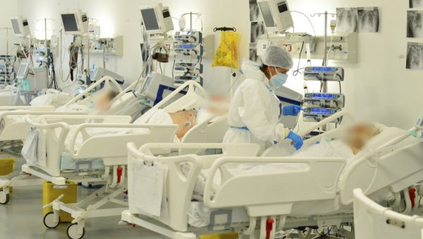РАДНИЦИМА У ЗДРАВСТВУ ЛЕГЛО ПО 10.000: Једнократна новчана помоћ исплаћена запосленима у сектору који се бори за животе наших грађана РАДНИЦИМА У ЗДРАВСТВУ ЛЕГЛО ПО 10.000: Једнократна новчана помоћ исплаћена запосленима у сектору који се бори за животе наших грађана