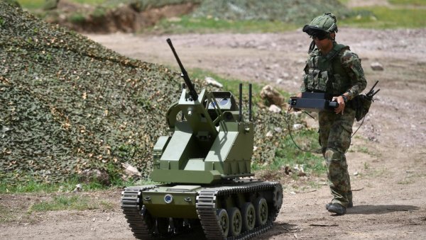 МАЛИ МИЛОШ НАПАДА ТЕНКОВЕ: Војска Србије ове године очекује испоруку нове серије домаћих беспосадних платформи МАЛИ МИЛОШ НАПАДА ТЕНКОВЕ: Војска Србије ове године очекује испоруку нове серије домаћих беспосадних платформи
