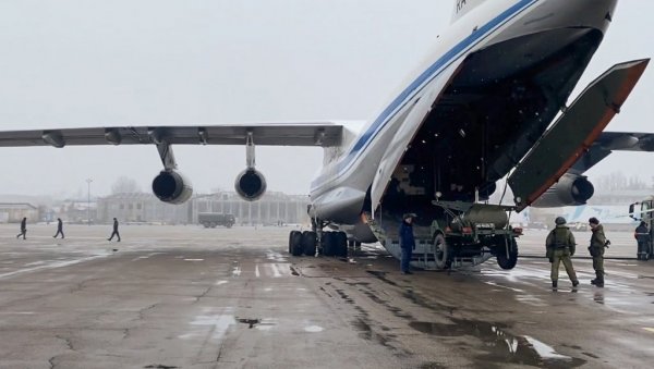 РУСКА АРМИЈА СЕ ПОВЛАЧИ ИЗ КАЗАХСТАНА: Првих шест авиона полетело из земље, спрема дочек за десантне трупе РУСКА АРМИЈА СЕ ПОВЛАЧИ ИЗ КАЗАХСТАНА: Првих шест авиона полетело из земље, спрема дочек за десантне трупе