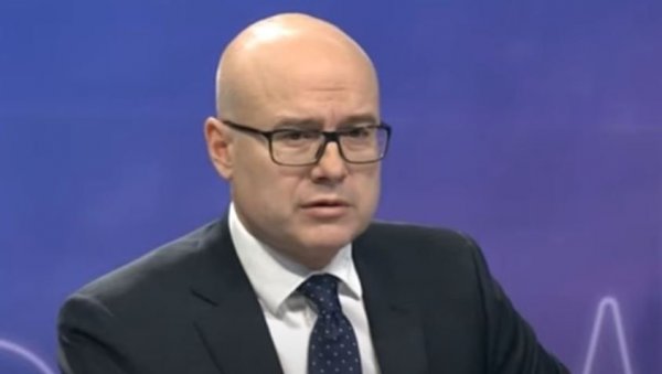 ВУЧЕВИЋ: Приштински полицајци ушли у Лепосавић и заменили људство у станици ВУЧЕВИЋ: Приштински полицајци ушли у Лепосавић и заменили људство у станици