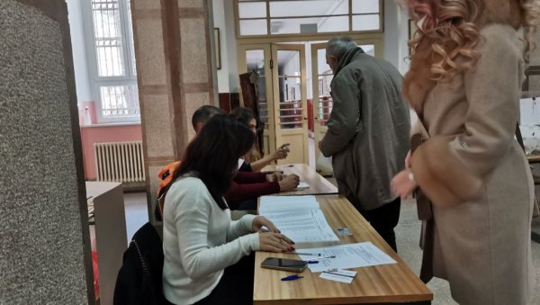 ЗАДОВОЉНИ РЕЗУЛТАТИМА ГЛАСАЊА: Друштво судија Србије поздравља промене Устава које су грађани потврдили на референдуму ЗАДОВОЉНИ РЕЗУЛТАТИМА ГЛАСАЊА: Друштво судија Србије поздравља промене Устава које су грађани потврдили на референдуму