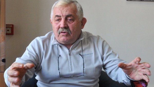 САЊАМ КАКО ГРЛИМ МРТВЕ ДРУГОВЕ НА КОРАНСКОМ МОСТУ: Пуковник Боро Ерцеговац о одбрани Логоришта 1991, пробоју и бици са хрватским зенгама САЊАМ КАКО ГРЛИМ МРТВЕ ДРУГОВЕ НА КОРАНСКОМ МОСТУ: Пуковник Боро Ерцеговац о одбрани Логоришта 1991, пробоју и бици са хрватским зенгама