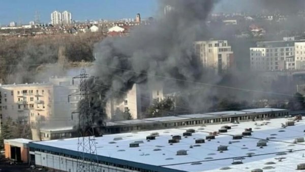 ИМТ ГОРЕО ЗБОГ ПИКАВЦА? Полиција испитује узрок пожара у напуштеном погону фабрике на Новом Београду ИМТ ГОРЕО ЗБОГ ПИКАВЦА? Полиција испитује узрок пожара у напуштеном погону фабрике на Новом Београду