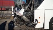 UŽASNA NESREĆA U BUGARSKOJ: Povređeno 29 putnika s Kosmeta, autobus smrskan! (VIDEO) UŽASNA NESREĆA U BUGARSKOJ: Povređeno 29 putnika s Kosmeta, autobus smrskan! (VIDEO)