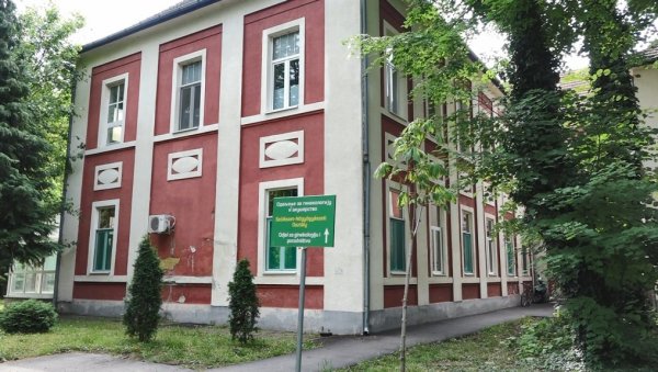 ДА БУДЕ ЈОШ ВИШЕ БЕБА: После пет месеци реновирања отворено породилиште у Сомбору ДА БУДЕ ЈОШ ВИШЕ БЕБА: После пет месеци реновирања отворено породилиште у Сомбору