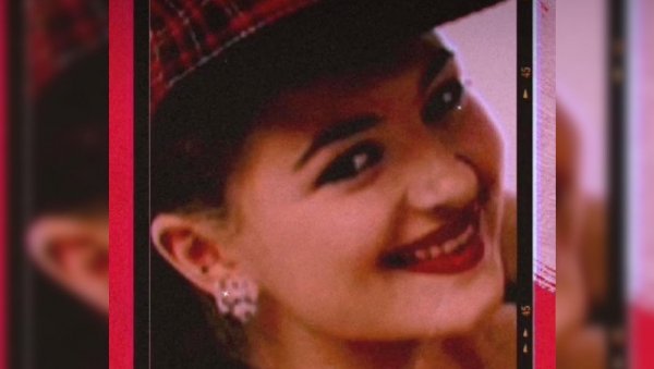 СА 13 ПОЧЕЛА ДА ПЕВА, ПА НЕСТАЛА: Аница Миленковић - Наставници су ме мрзели јер сам зарађивала више од њих СА 13 ПОЧЕЛА ДА ПЕВА, ПА НЕСТАЛА: Аница Миленковић - Наставници су ме мрзели јер сам зарађивала више од њих