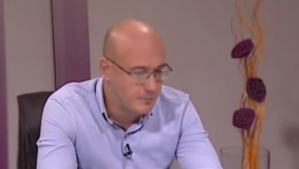 ПОКУШАЛИ ДА ФАЛСИФИКУЈУ РЕЗУЛТАТЕ РЕФЕРЕНДУМА: Скандалозно откриће у Јагодини (ВИДЕО) ПОКУШАЛИ ДА ФАЛСИФИКУЈУ РЕЗУЛТАТЕ РЕФЕРЕНДУМА: Скандалозно откриће у Јагодини (ВИДЕО)