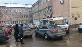 UŽAS U NOVOM PAZARU: Radnika (26) ubila mešalica - udarilo ga crevo betonjerke, poginuo na licu mesta UŽAS U NOVOM PAZARU: Radnika (26) ubila mešalica - udarilo ga crevo betonjerke, poginuo na licu mesta