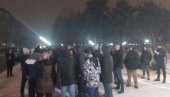 ПРОТЕСТ У НИКШИЋУ: Грађани вичу издаја, издаја, узеио си паре Дритане ПРОТЕСТ У НИКШИЋУ: Грађани вичу издаја, издаја, узеио си паре Дритане