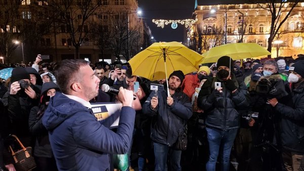 САВО БЛОКИРАО, А СВЕ ИСПУЊЕНО: Око 200 еколога зауставило саобраћај САВО БЛОКИРАО, А СВЕ ИСПУЊЕНО: Око 200 еколога зауставило саобраћај