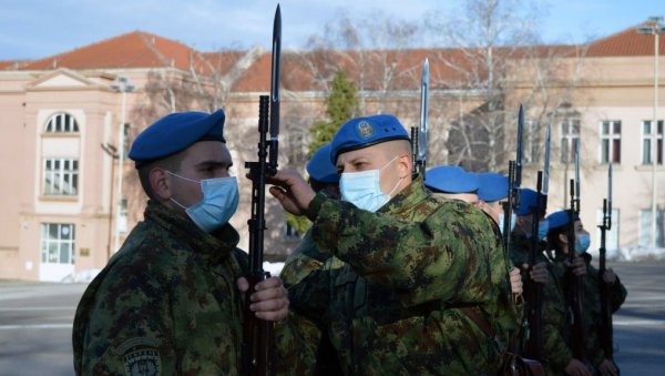ДОБРОВОЉЦИ У ЕЛИТИ: Обука војника у Гарди Војске Србије (ФОТО) ДОБРОВОЉЦИ У ЕЛИТИ: Обука војника у Гарди Војске Србије (ФОТО)
