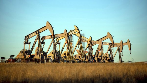 НАФТА СКУПЉА НА ДУЖИ РОК: УНКС - Постоји простор да се смање акцизе НАФТА СКУПЉА НА ДУЖИ РОК: УНКС - Постоји простор да се смање акцизе
