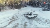 РАДИ И НА -50: Руском оклопном возилу не може ништа ни поларна хладноћа (ВИДЕО) РАДИ И НА -50: Руском оклопном возилу не може ништа ни поларна хладноћа (ВИДЕО)
