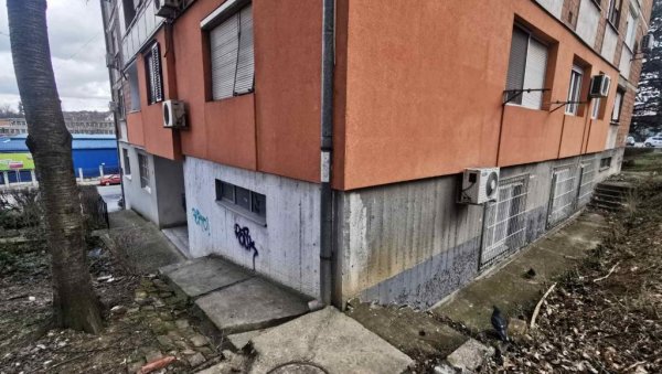 ПОЗИВ ПРИЈАТЕЉУ СПРЕЧИО МАНИЈАКА: Ухапшени Драган Д. тврди да се због пијанства не сећа напада на девојку на Карабурми ПОЗИВ ПРИЈАТЕЉУ СПРЕЧИО МАНИЈАКА: Ухапшени Драган Д. тврди да се због пијанства не сећа напада на девојку на Карабурми