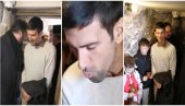 NOVAK ĐOKOVIĆ OVO NIJE OČEKIVAO: Devojčica ga skroz iznenadila na Ostrogu (VIDEO) NOVAK ĐOKOVIĆ OVO NIJE OČEKIVAO: Devojčica ga skroz iznenadila na Ostrogu (VIDEO)
