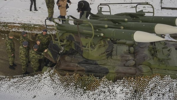 СРБИЈА НАБАЉА НОВО НАОРУЖАЊЕ ЗА РВ И ПВО: Министар – Пратимо могућности дронова, нових ракета и летелица СРБИЈА НАБАЉА НОВО НАОРУЖАЊЕ ЗА РВ И ПВО: Министар – Пратимо могућности дронова, нових ракета и летелица