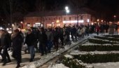 NASTAVLJENI PROTESTI ŠIROM CRNE GORE: Narod ima pravo da govori, ne i političari NASTAVLJENI PROTESTI ŠIROM CRNE GORE: Narod ima pravo da govori, ne i političari