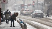 НОВА НАЈАВА РХМЗ: У уторак нас очекује нови снежни талас- Ево до кад ћемо се смрзавати НОВА НАЈАВА РХМЗ: У уторак нас очекује нови снежни талас- Ево до кад ћемо се смрзавати
