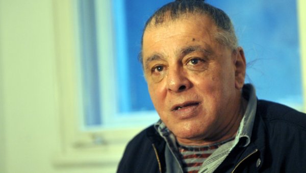 ПРЕМИНУО АКИ РАХИМОВСКИ: Одлазак фронтмена групе Парни ваљак ПРЕМИНУО АКИ РАХИМОВСКИ: Одлазак фронтмена групе Парни ваљак