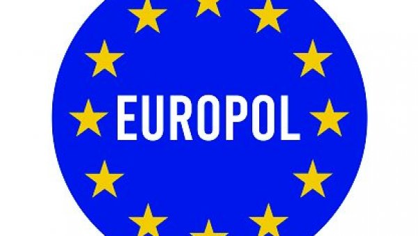 ЕВРОПСКА КОМИСИЈА ПРЕДЛАЖЕ: Проширење улоге полицијске агенције Европол ЕВРОПСКА КОМИСИЈА ПРЕДЛАЖЕ: Проширење улоге полицијске агенције Европол