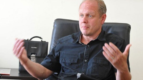 САМО МАГЛА И ОПСЕНА ЗА НАИВНЕ: Бојан Панаотовић о судбини захтева СНП-а да се хитно потпише Темљни уговор са СПЦ САМО МАГЛА И ОПСЕНА ЗА НАИВНЕ: Бојан Панаотовић о судбини захтева СНП-а да се хитно потпише Темљни уговор са СПЦ