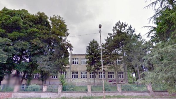 ОСНОВЦИ ПОНОВО У ДЕСАНКИ: Град изашао у сусрет молби великог броја родитеља из насеља Земунске капије, опет ће се чути граја најмлађих ОСНОВЦИ ПОНОВО У ДЕСАНКИ: Град изашао у сусрет молби великог броја родитеља из насеља Земунске капије, опет ће се чути граја најмлађих