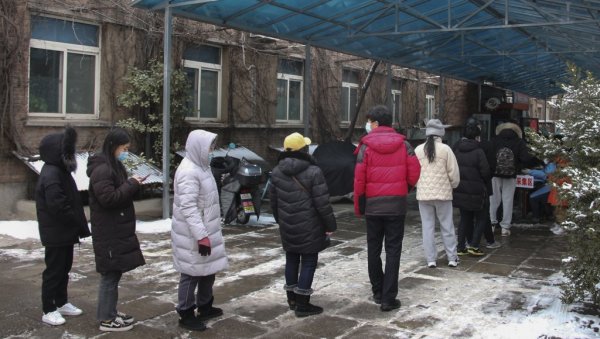 КОРОНА У КИНИ: Највише заражених у дану још од 2020. КОРОНА У КИНИ: Највише заражених у дану још од 2020.
