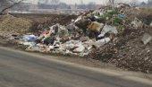 DIVLJA DEPONIJA PORED DRUMA: Nesavesni građani odlažu otpad na ulazu u Zrenjanin (FOTO) DIVLJA DEPONIJA PORED DRUMA: Nesavesni građani odlažu otpad na ulazu u Zrenjanin (FOTO)