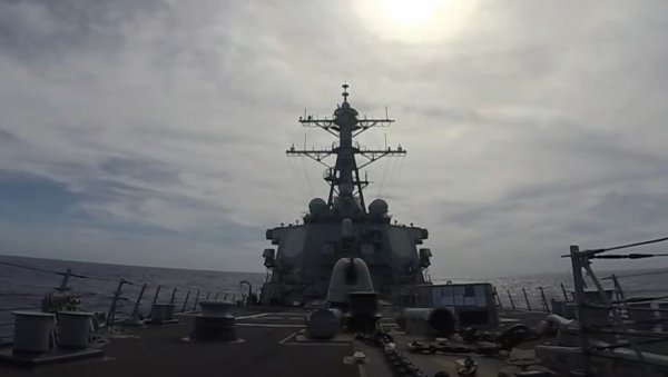 ОФИЦИРИ И ЛОПОВИ: Морнари Краљевске морнарице украли ајпеде и видео игрице из америчке базе ОФИЦИРИ И ЛОПОВИ: Морнари Краљевске морнарице украли ајпеде и видео игрице из америчке базе