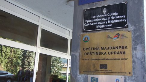 HAPŠENJE U MAJDANPEKU: Četvoro palo zbog droge, dobili pritvor do 30 dana HAPŠENJE U MAJDANPEKU: Četvoro palo zbog droge, dobili pritvor do 30 dana