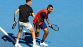 NOVAKOVI NAVIJAČI BESNE: Neviđen skandal na Australijan openu - i nikom ništa! (VIDEO) NOVAKOVI NAVIJAČI BESNE: Neviđen skandal na Australijan openu - i nikom ništa! (VIDEO)