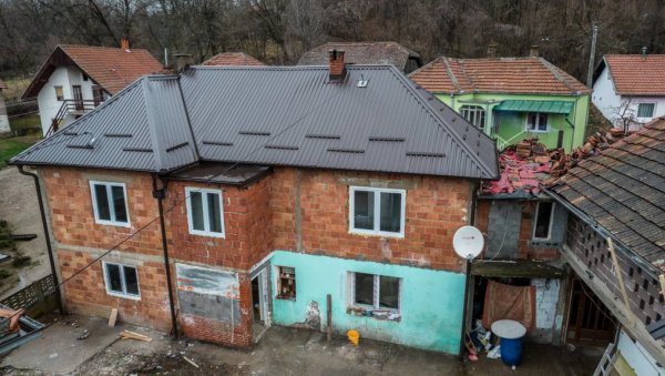 УРЕДИЛИ ДОМ ЗА СЕДМОРО ДЕЦЕ: Хумани људи реновирали кућу породице Антић у Горњој Мутници код Параћина УРЕДИЛИ ДОМ ЗА СЕДМОРО ДЕЦЕ: Хумани људи реновирали кућу породице Антић у Горњој Мутници код Параћина