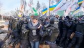 BILANS HAOSA U KIJEVU: Tokom demonstracija povređeno 18 policajaca i tri demonstranta (VIDEO)