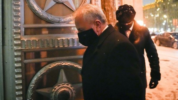 РАЗГОВОРИ У РУСИЈИ: Саливен у тишини напустио зграду МСП у Москви РАЗГОВОРИ У РУСИЈИ: Саливен у тишини напустио зграду МСП у Москви