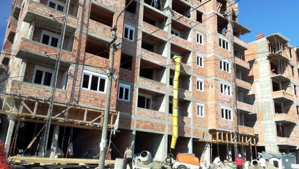 СРПСКОЈ ПОРОДИЦИ СТАН ТЕСАН: Тржиште некретнина расте, али свако друго домаћинство кубури са простором СРПСКОЈ ПОРОДИЦИ СТАН ТЕСАН: Тржиште некретнина расте, али свако друго домаћинство кубури са простором