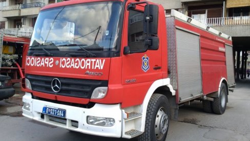 DRAMA U KRUŠEVCU: Požar na drugom spratu zgrade, stanari evakuisani